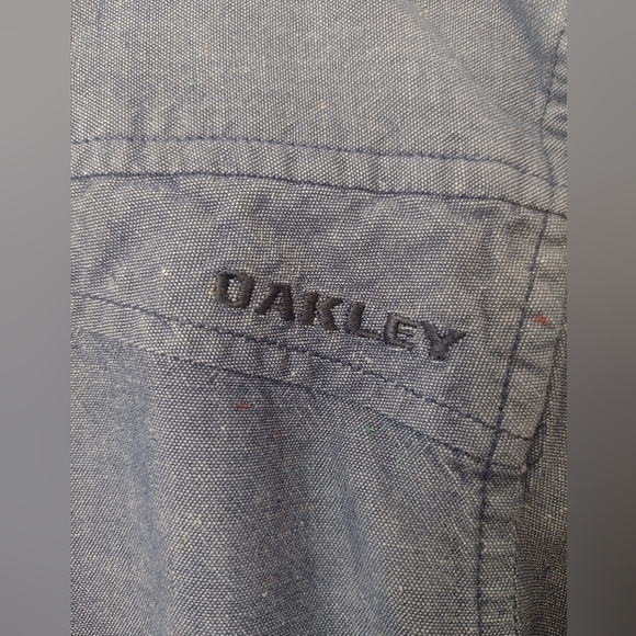 Oakley Men's Button Down Shirt - Picture 3 of 6